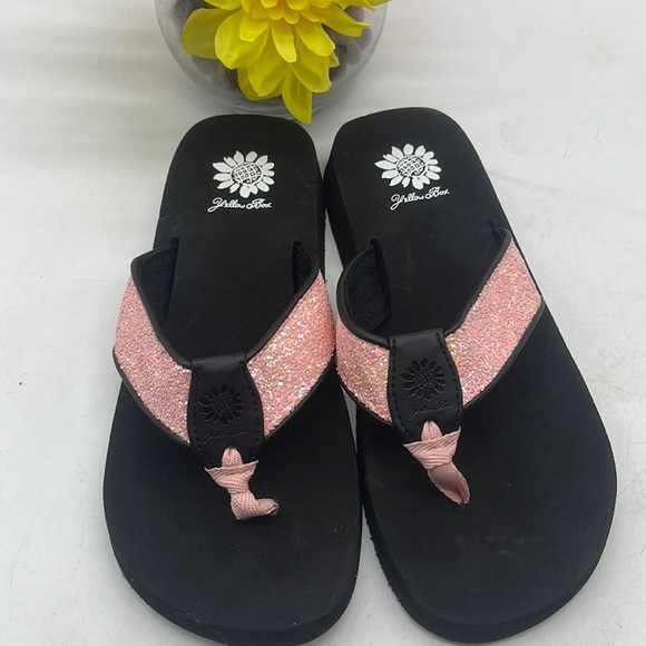 Yellow Box Shoes - Yellow Box Pink Sparkly Flip Flop Thong Sandals Size 8